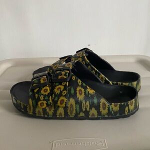 Sunflower Patterned Sandals